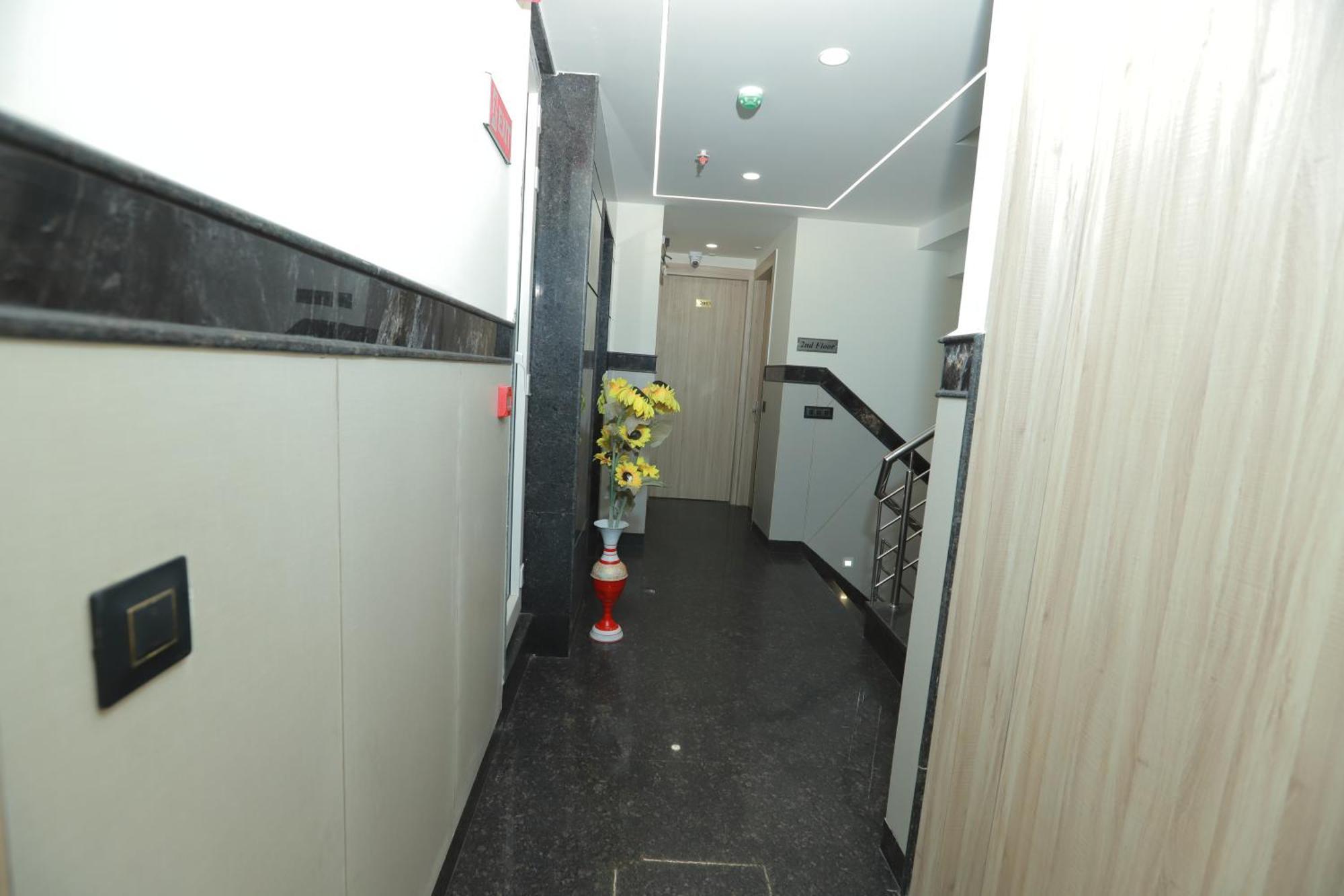 Hotel Zed- Near Airport 4*