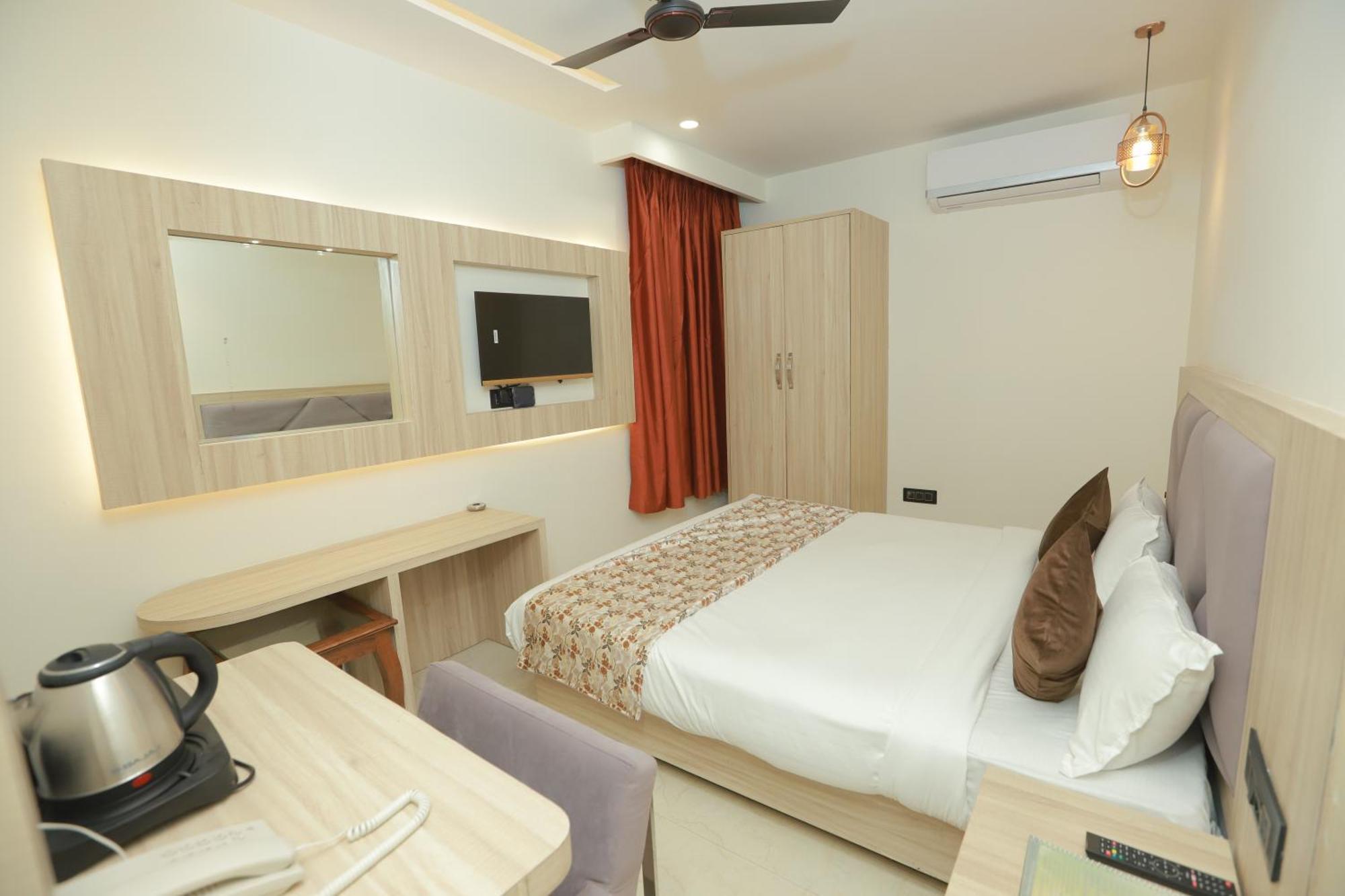 Zed- Near Airport 4*