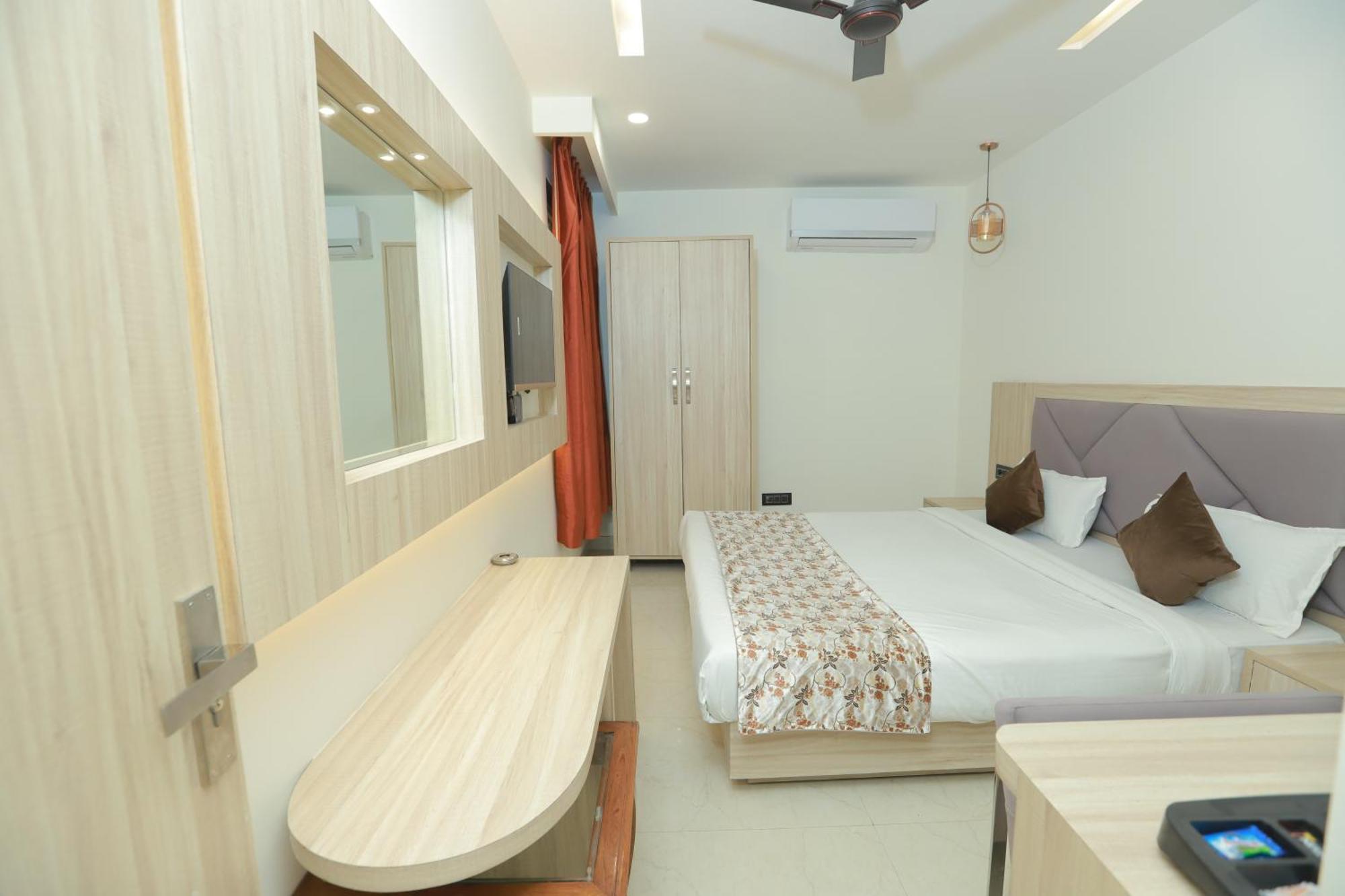 Zed- Near Airport Hotel 4*